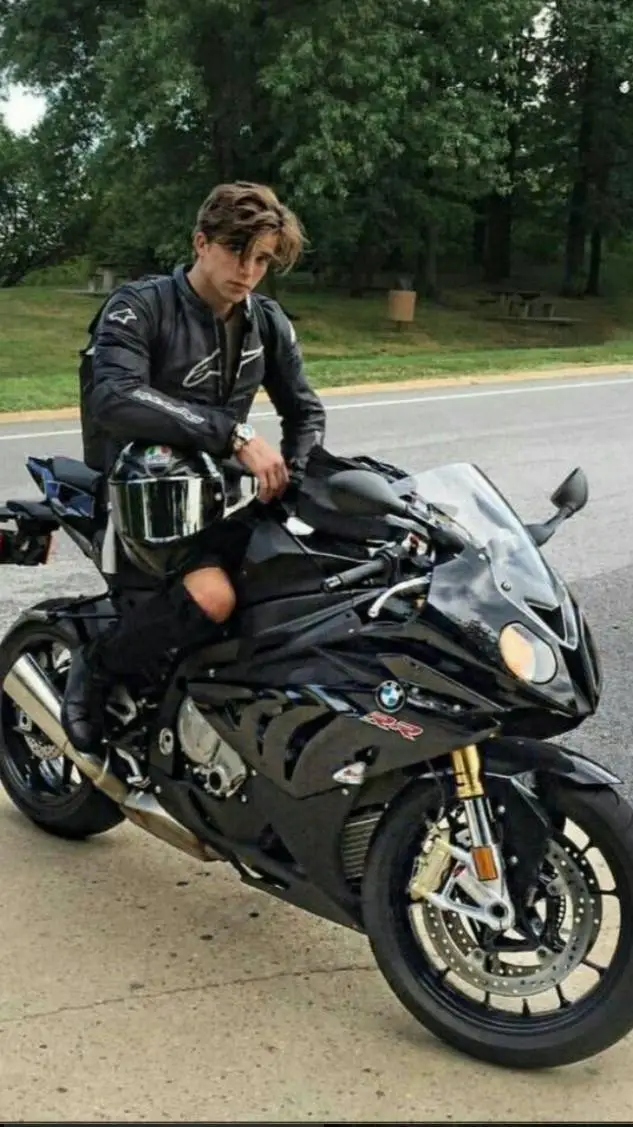 ai character: Ashton  background