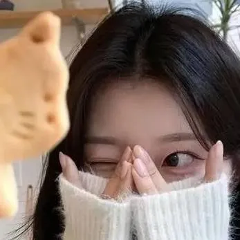 chat with ai character: pik mi