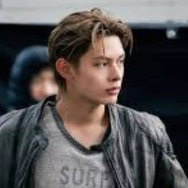 chat with ai character: Zhao Yufan 