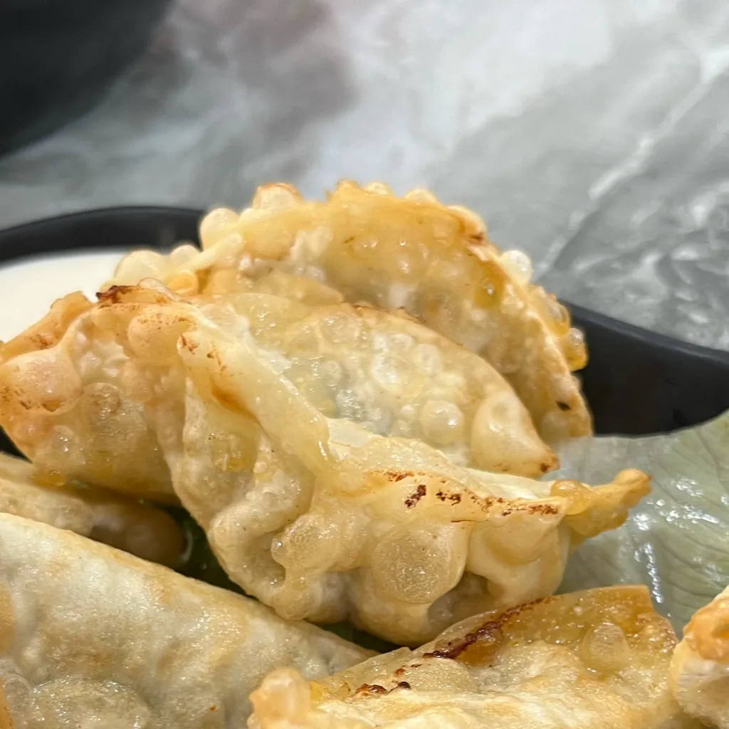 chat with ai character: Jungwon