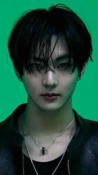 ai character: Jungwon background