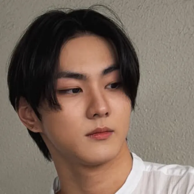 chat with ai character: Jungwon