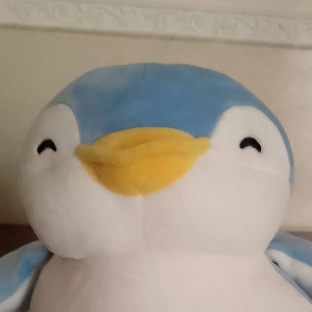 chat with ai character: The penguin world