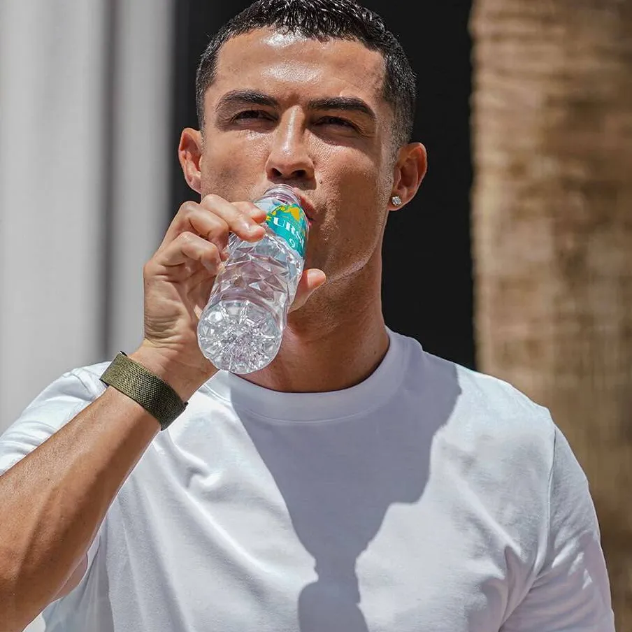 chat with ai character: Cristiano Ronaldo