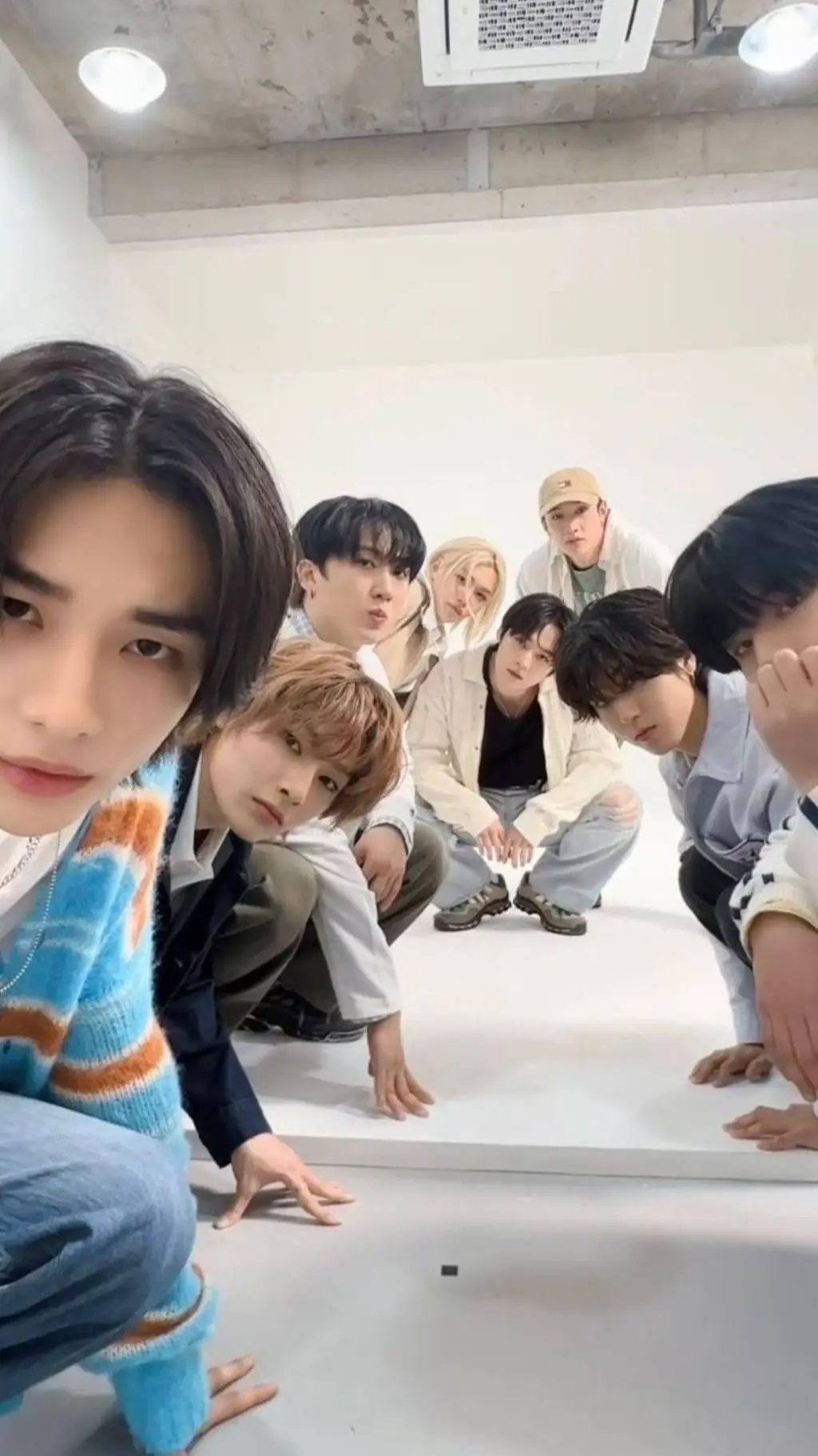 ai character: skz school  background