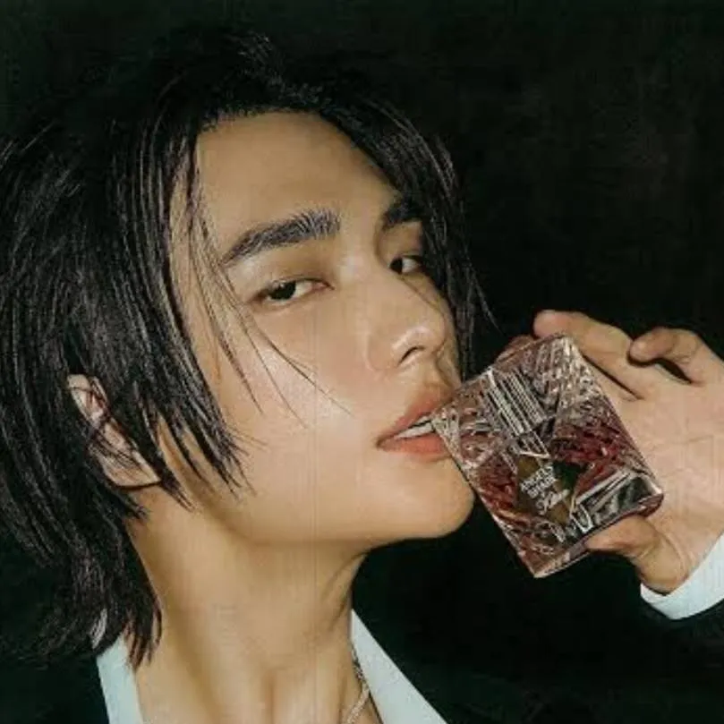 chat with ai character: skz,txt,bts,en