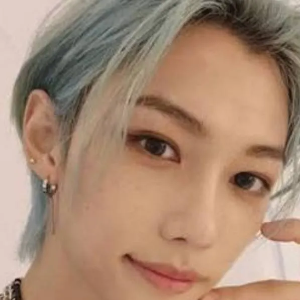 chat with ai character: idk what to put