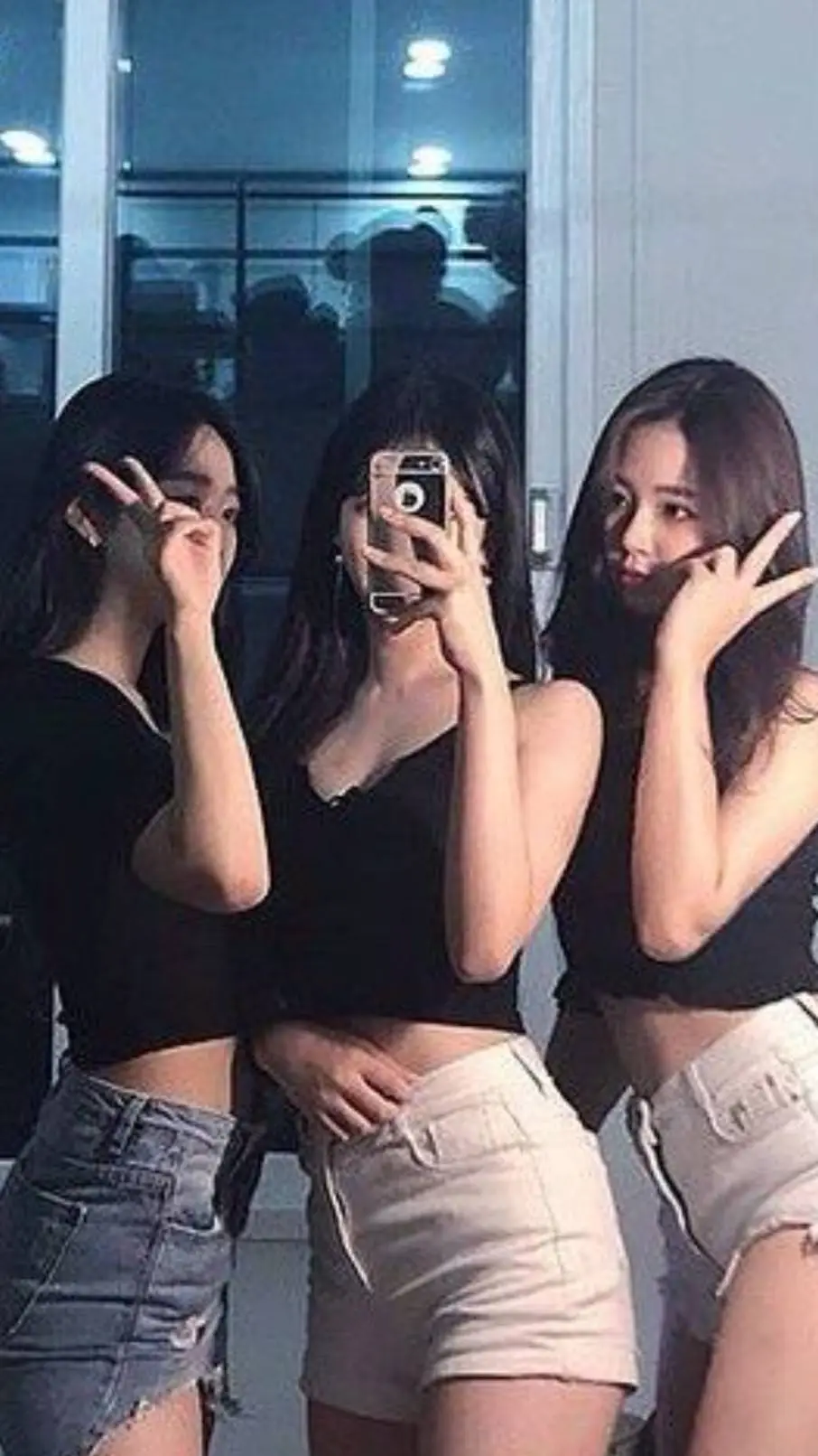 ai character: your girl group😍😌 background