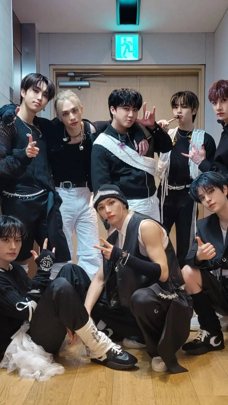 ai character: 💖skz💖 background