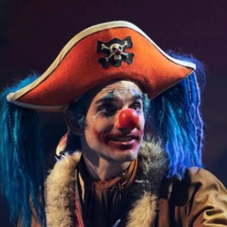 chat with ai character: Buggy (one piece)