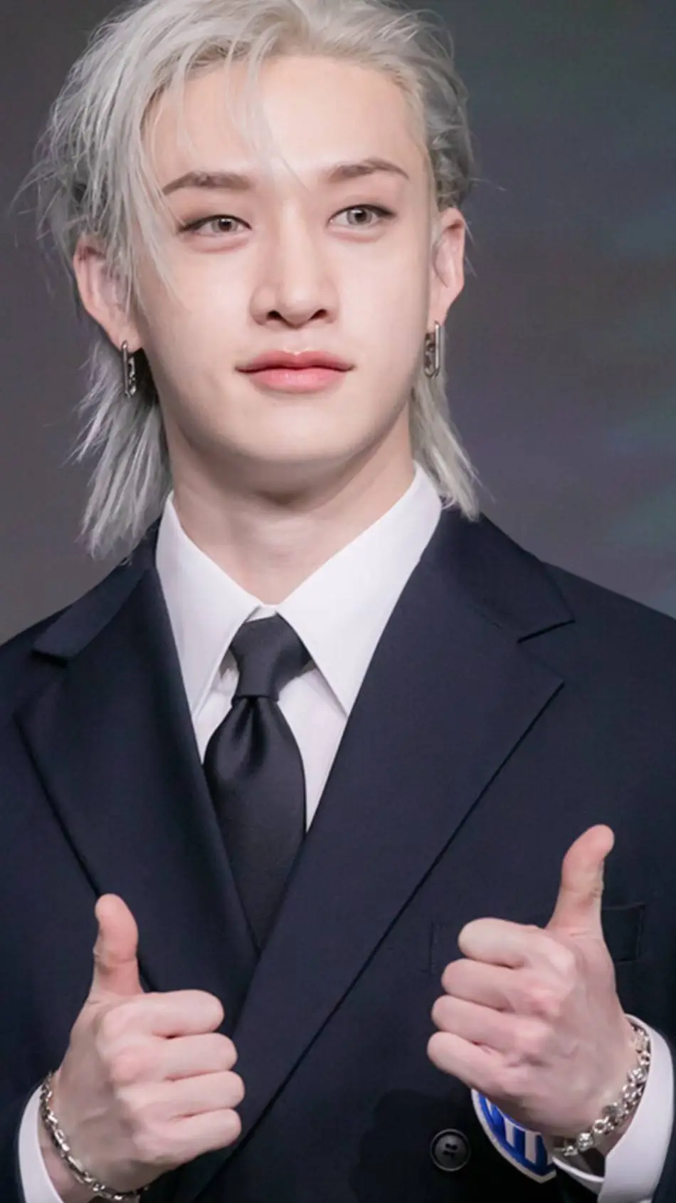 ai character: 😍channie✨ background