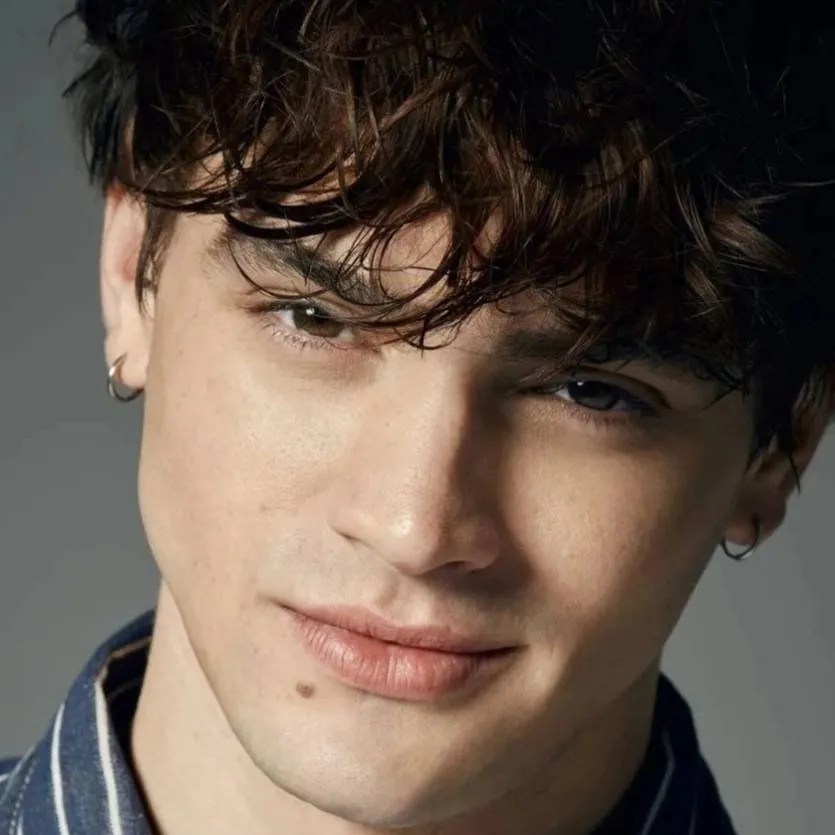 chat with ai character: Gabriel guevera✨