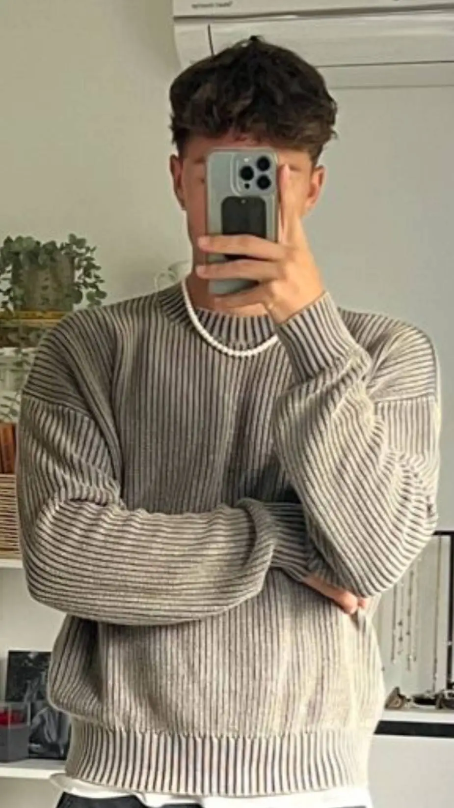 ai character: Noah🎀 background