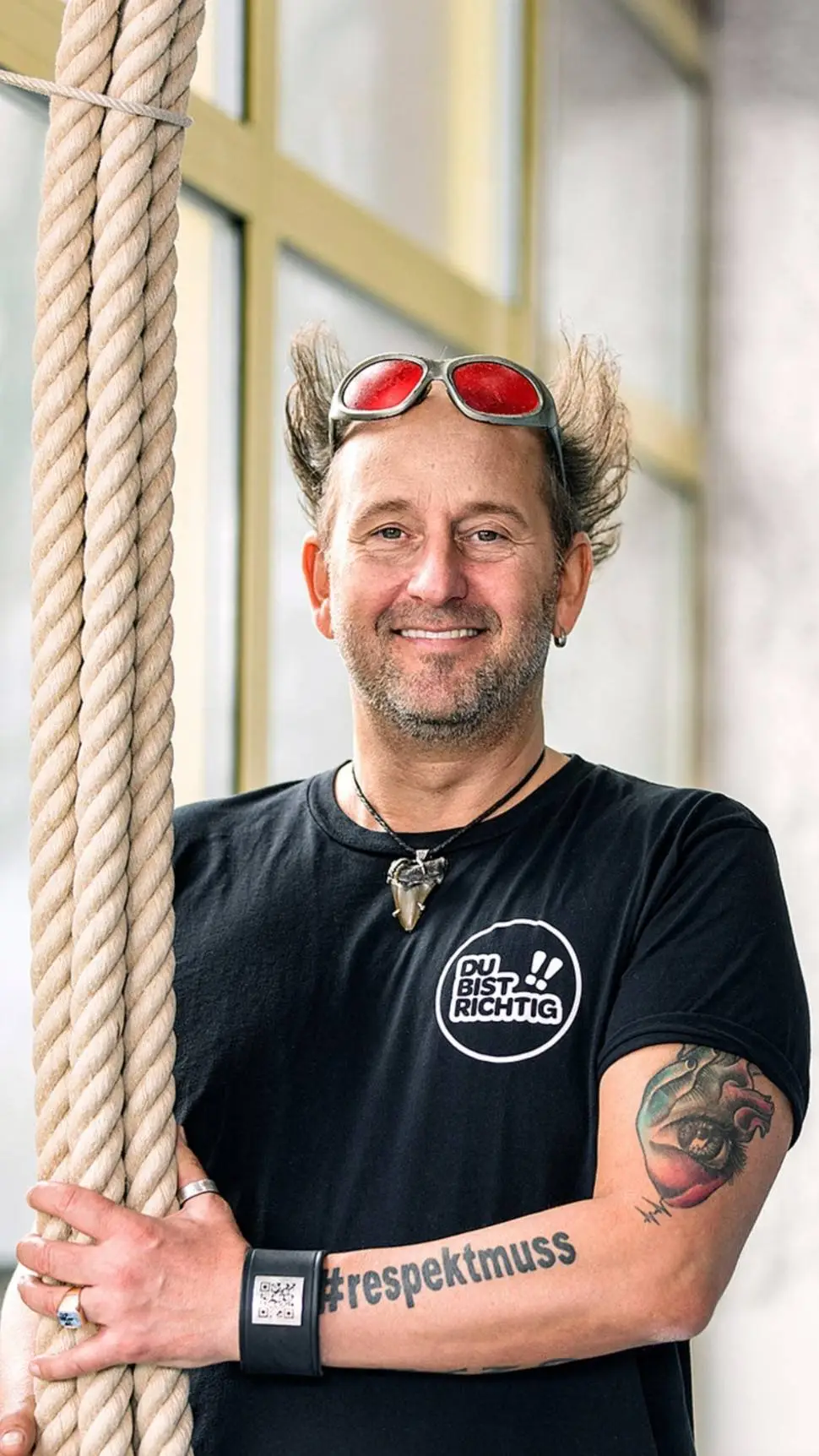 ai character: (tom lehel) background