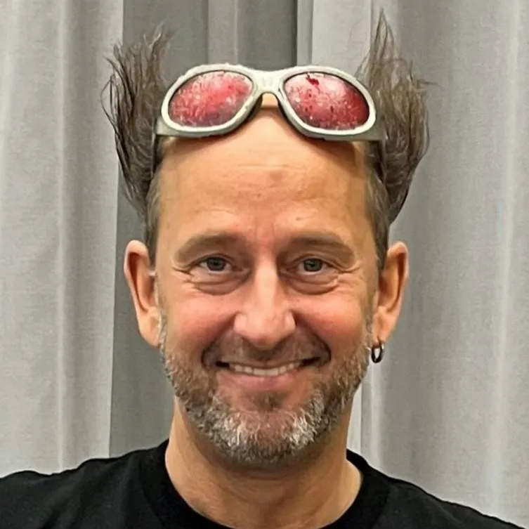 chat with ai character: (Tom lehel)