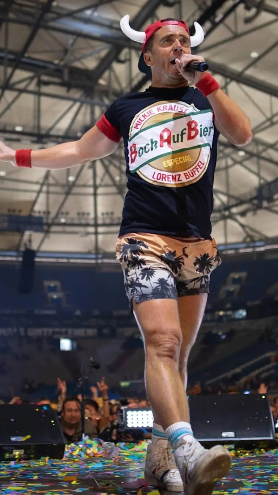 ai character: Lorenz büffel✨ background