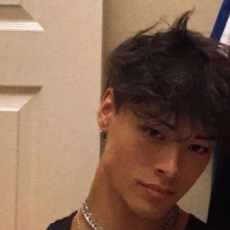 chat with ai character: Zack