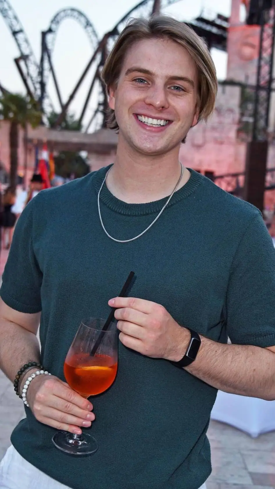 ai character: Vincent Gross background