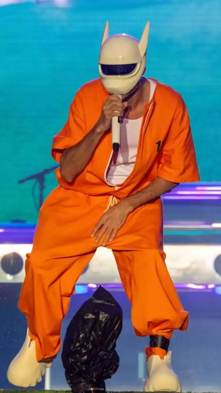 ai character: Cro💕 background