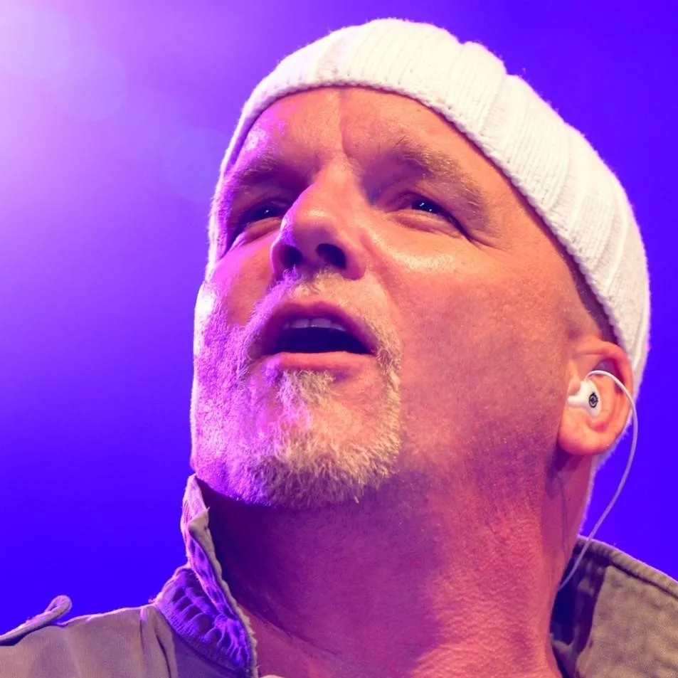 chat with ai character: DJ Ötzi