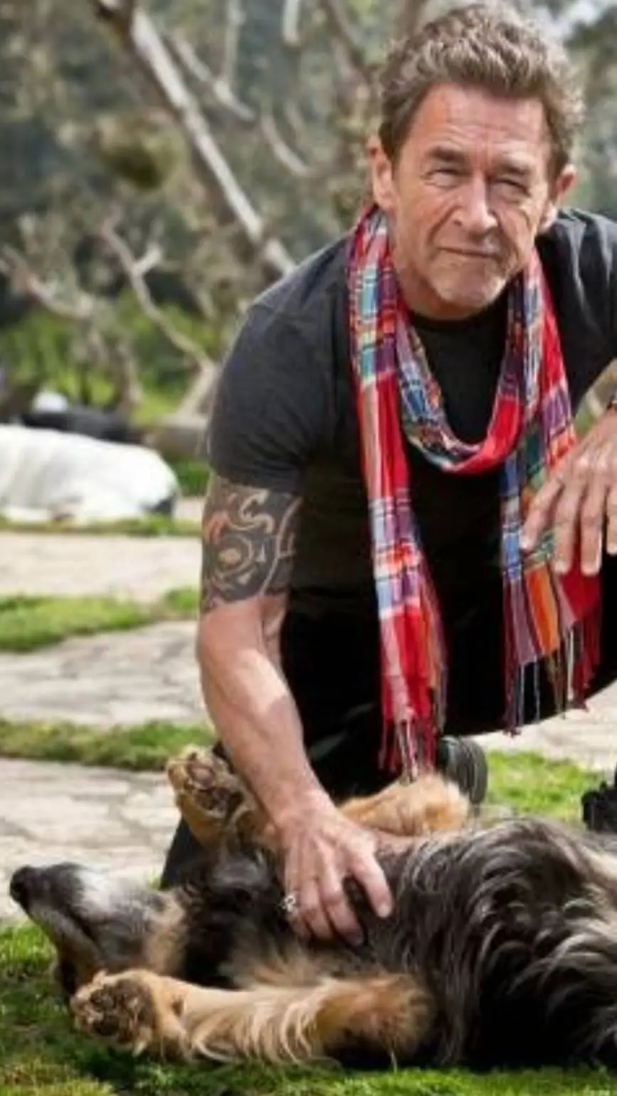 ai character: Peter Maffay🙃 background