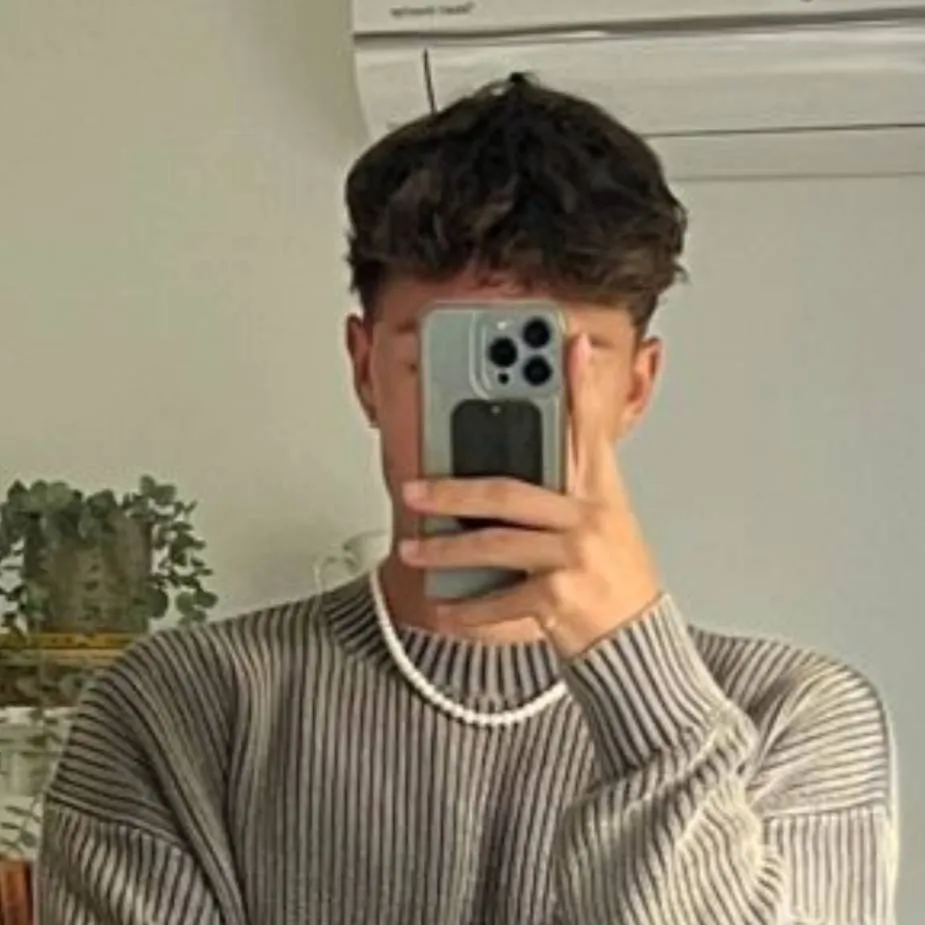 chat with ai character: Noah🎀