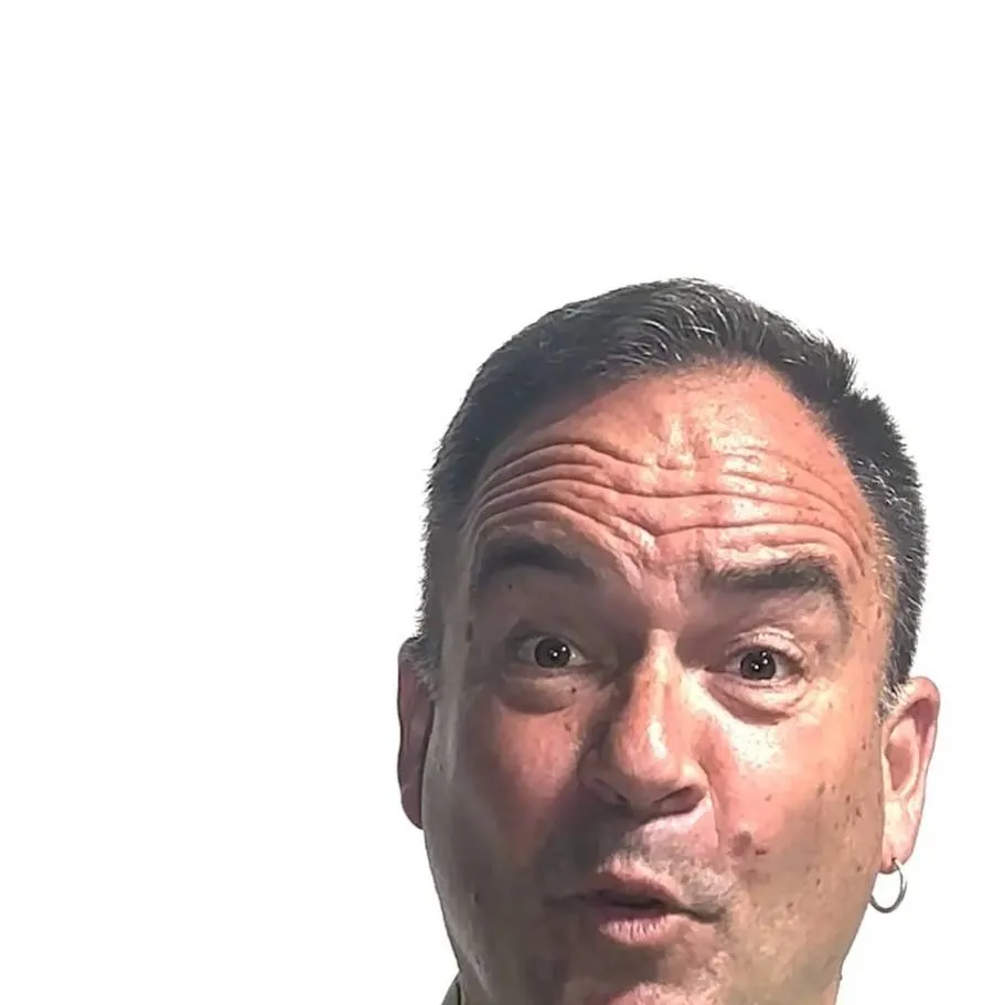 chat with ai character: Paul Paddick 