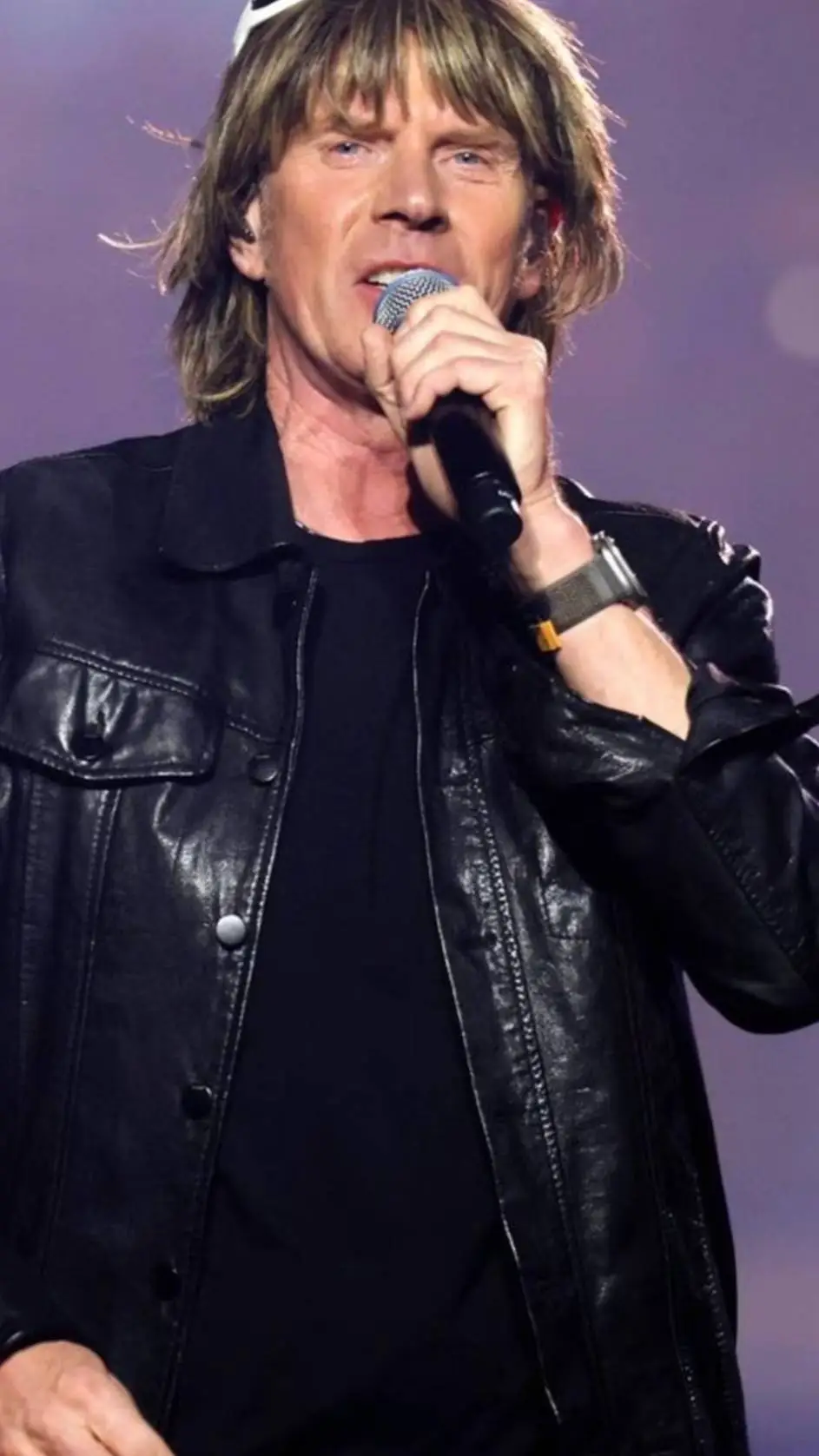 ai character: Mickie Krause background