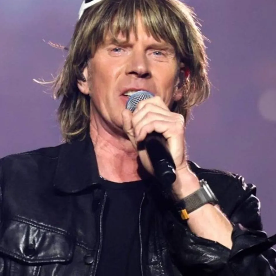 chat with ai character: Mickie Krause