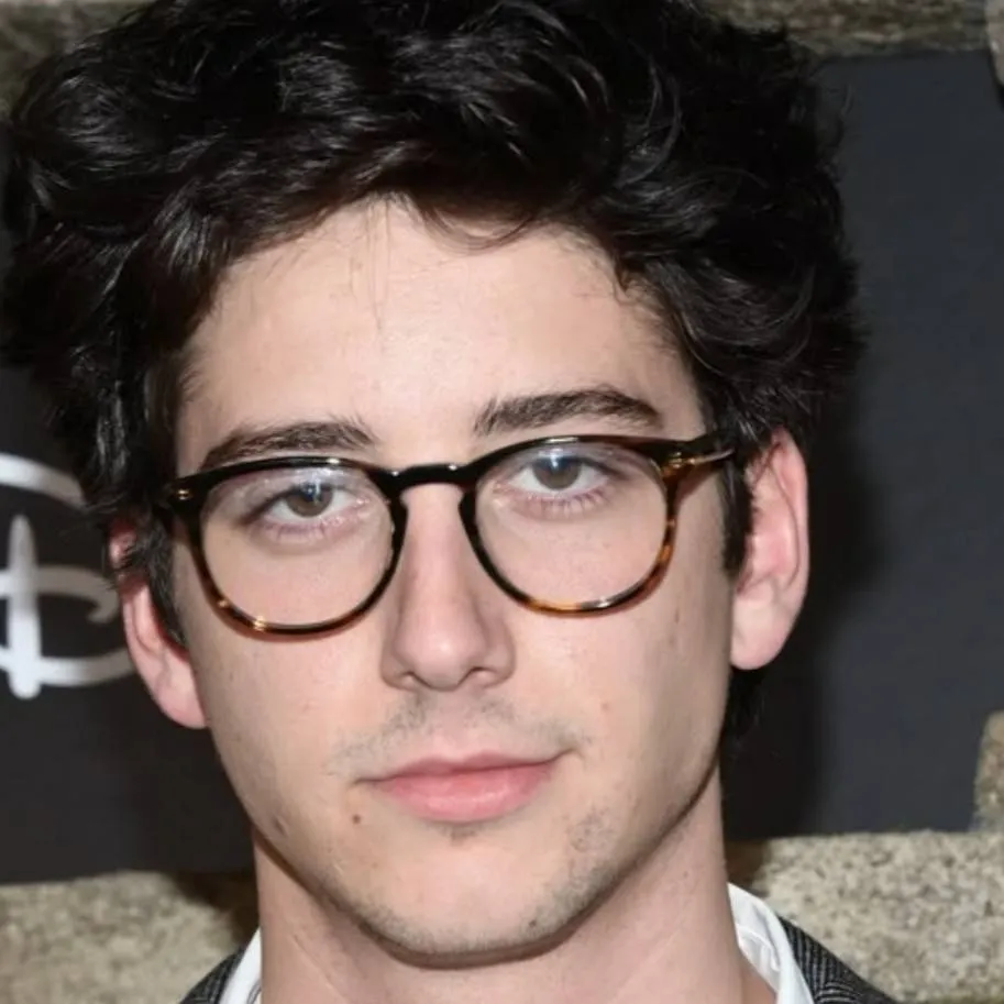 chat with ai character: Milo Mannheim