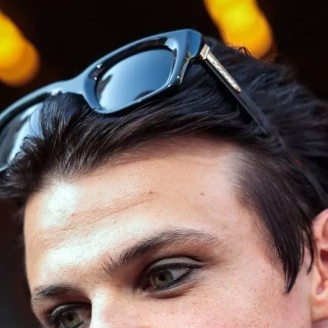 chat with ai character: yungblud