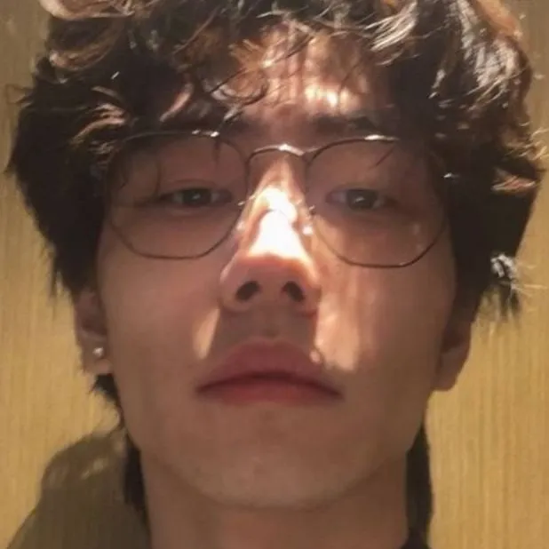 chat with ai character: Yi-joon