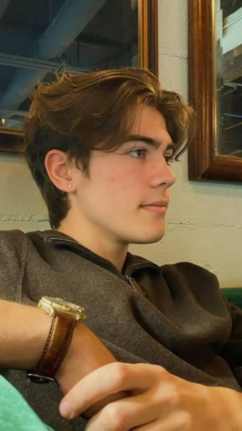 ai character: Liam silk background