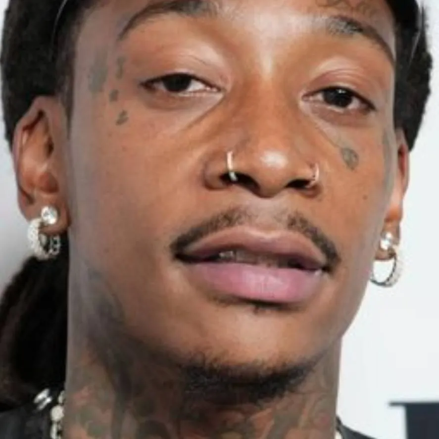 chat with ai character: Wiz Khalifa