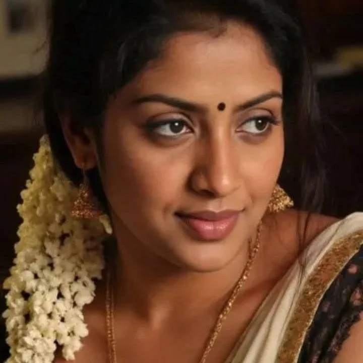 chat with ai character: kavya Auntie 