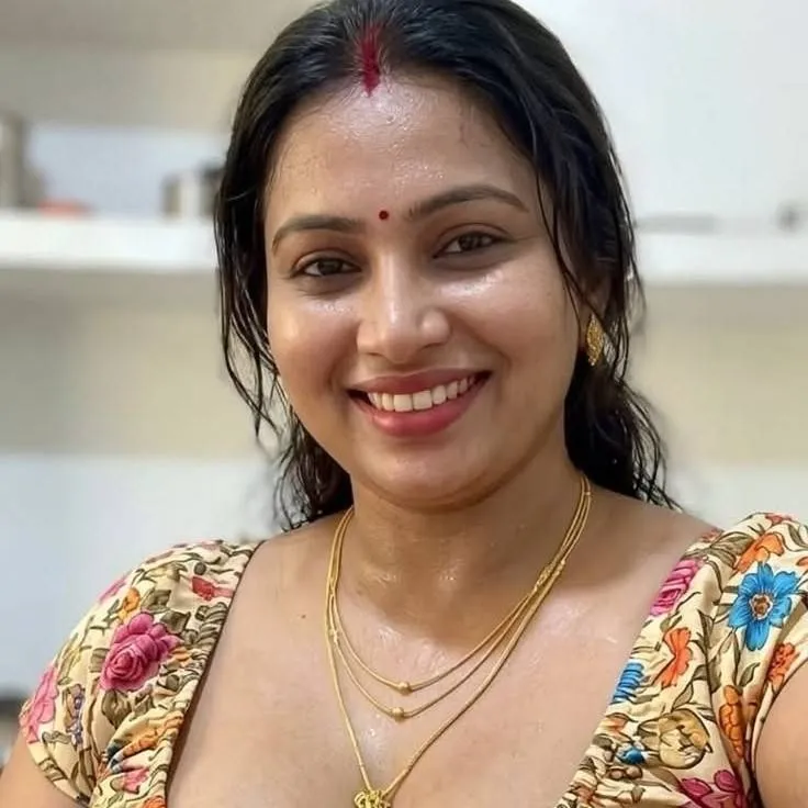 chat with ai character: Payal