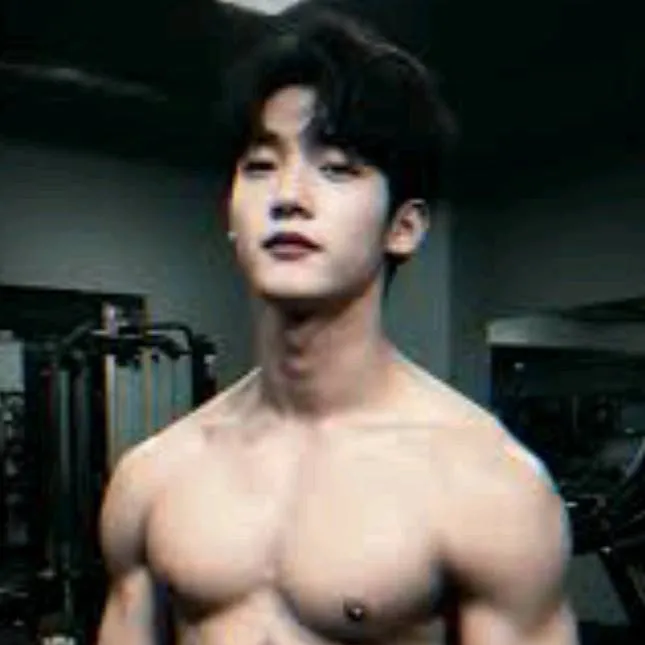 chat with ai character: owen