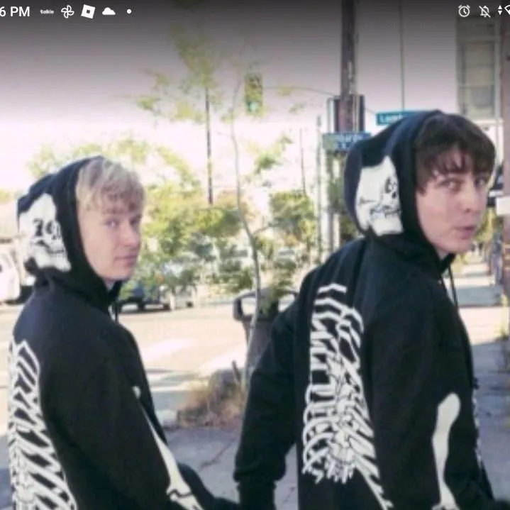 chat with ai character: sam and Colby 