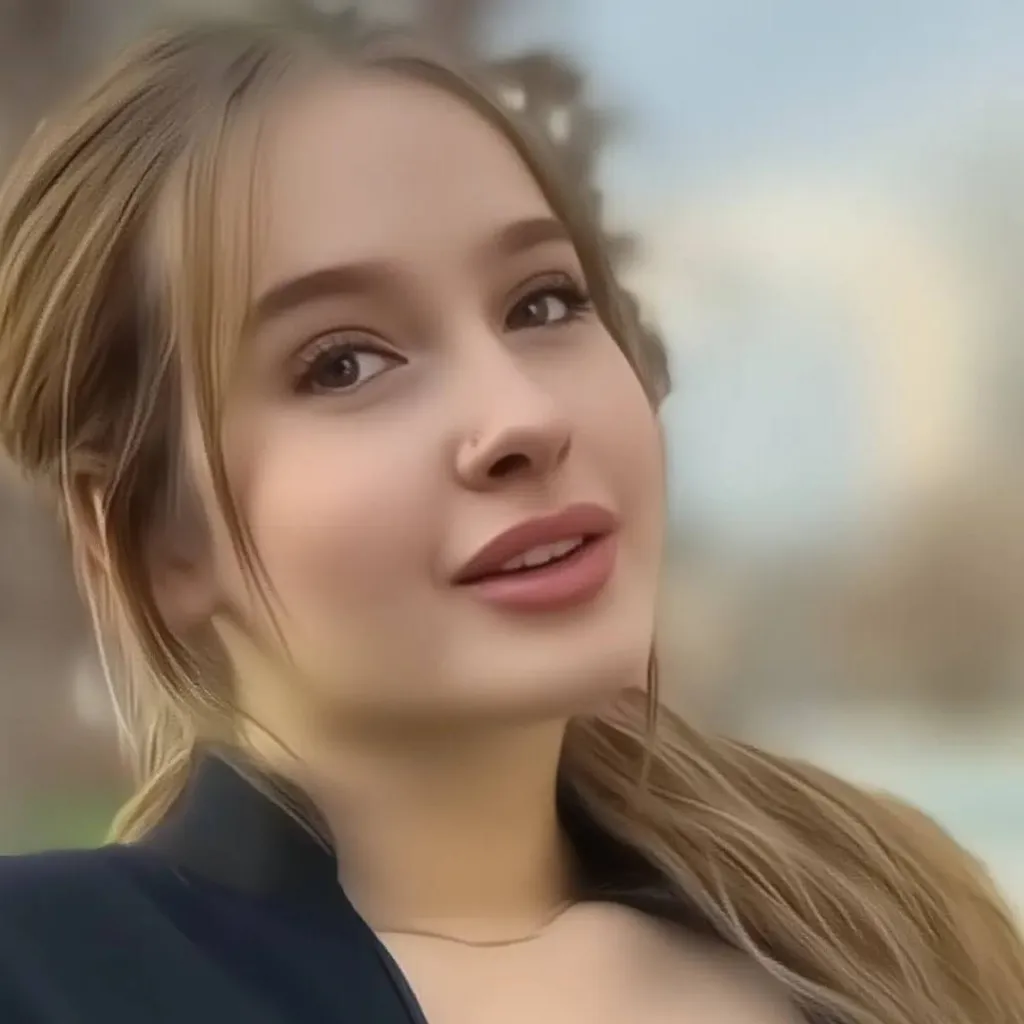 chat with ai character: Comatozze