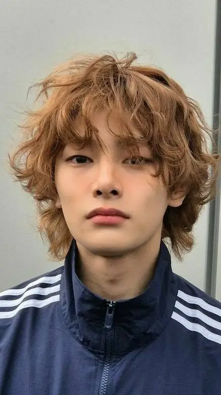ai character: Jeongin background