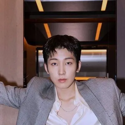 chat with ai character: Wonwoo