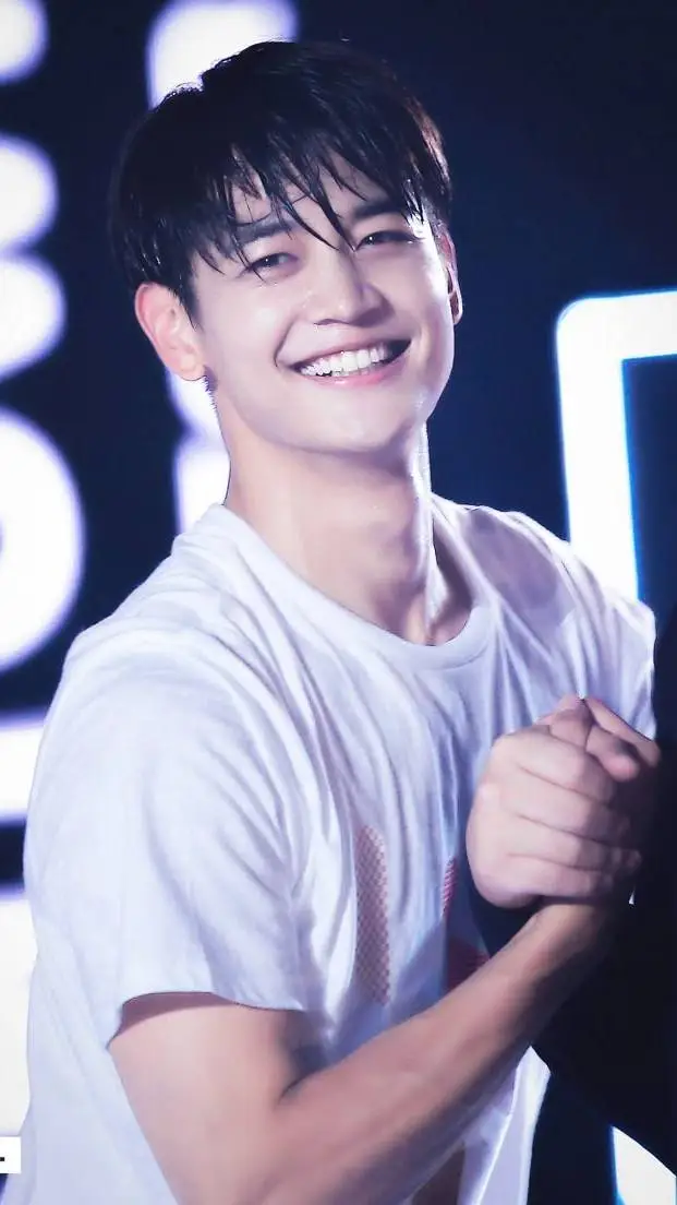 ai character: Minho background