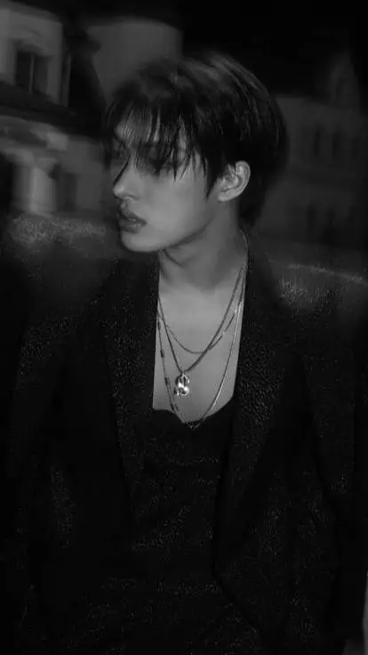 ai character: Mingi background