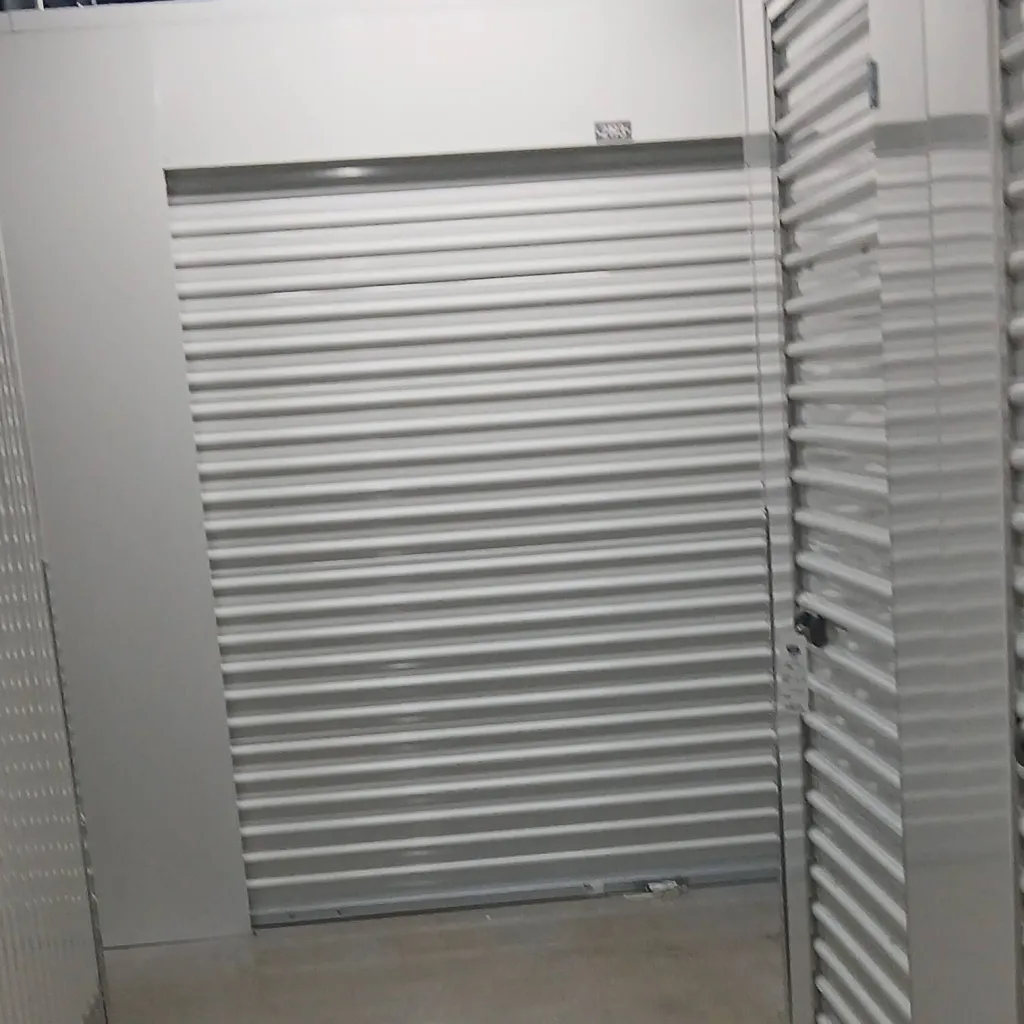 chat with ai character: A...Storage?