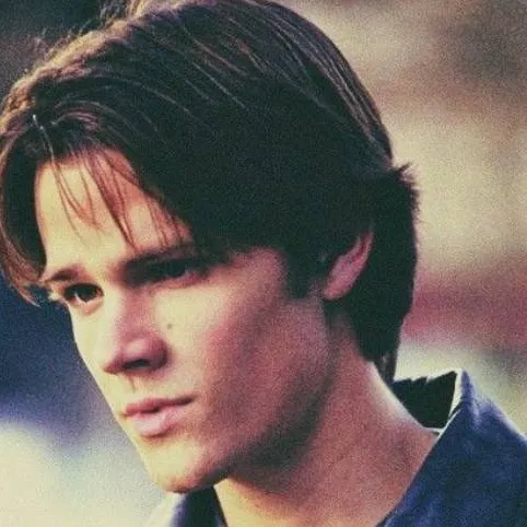 chat with ai character: Dean Forester