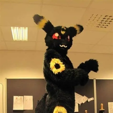 chat with ai character: Umbreon mascot 