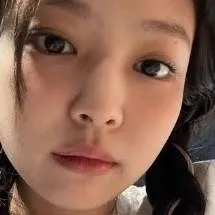 chat with ai character: KIM JENNIE