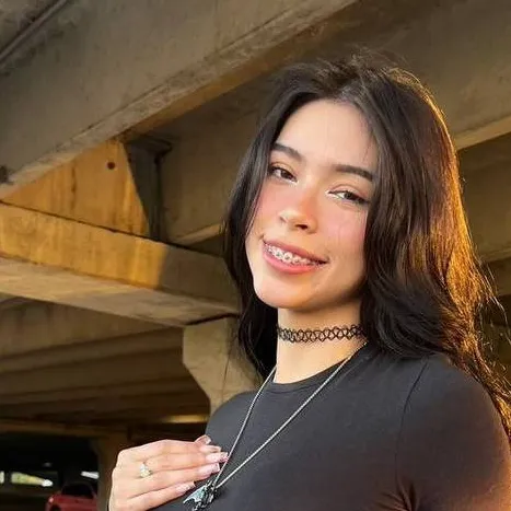 Chat with aishah sofey - text or voice, Enjoy AI Chat Free & Safe