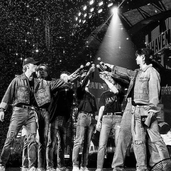 chat with ai character: straykids 