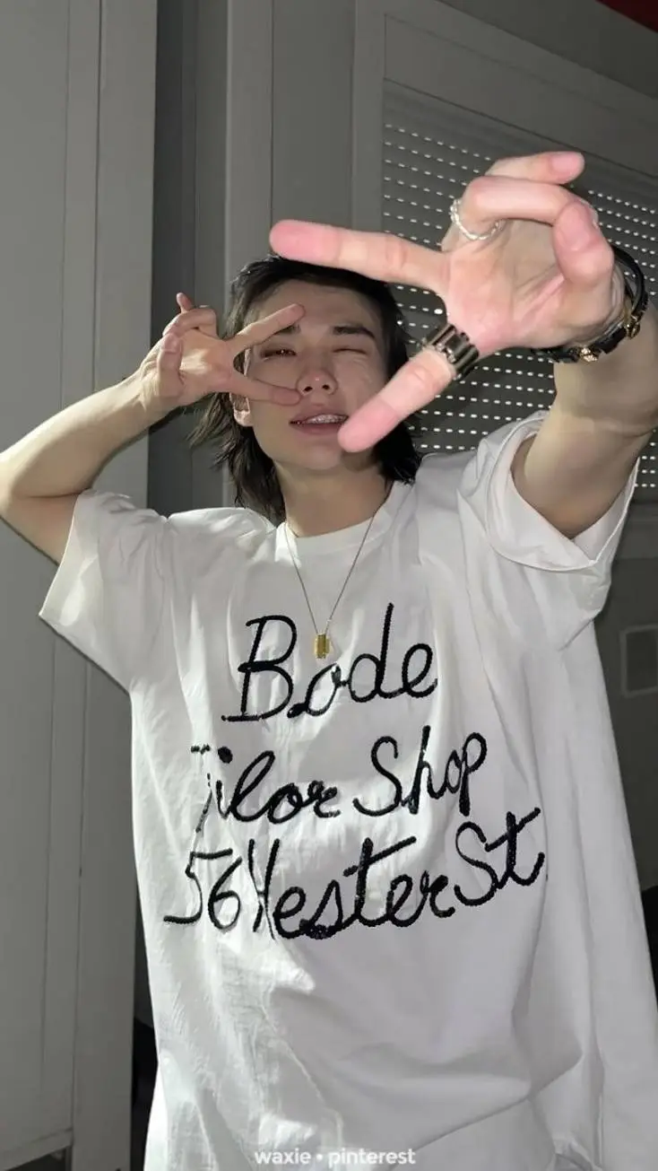 ai character: hyunjin background